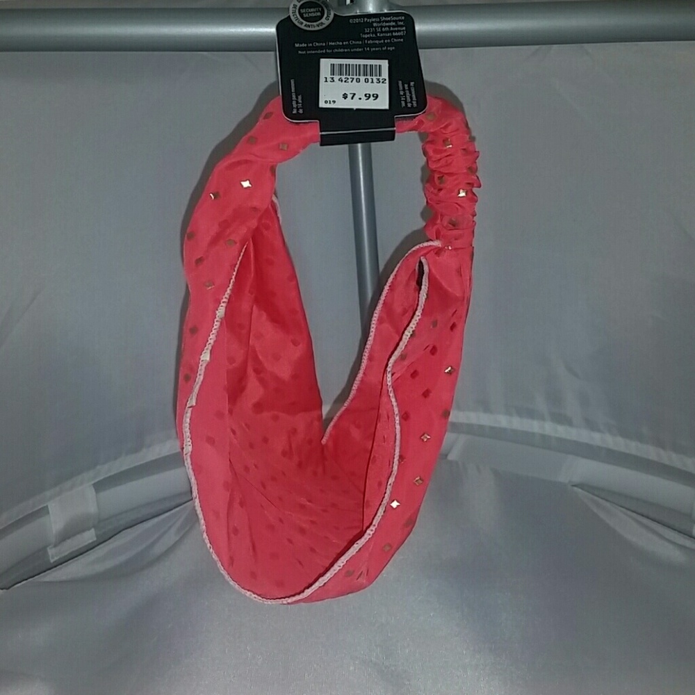 *Free with bundles!* Coral head band..
